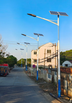 Examples of Rural Roads Die cast alumninum energy storage integrated LED Street Light